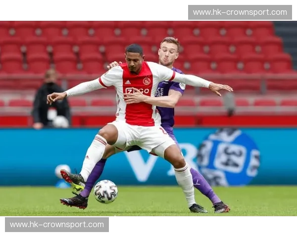 荷甲赛事集锦：绿茵风暴与青春锋芒